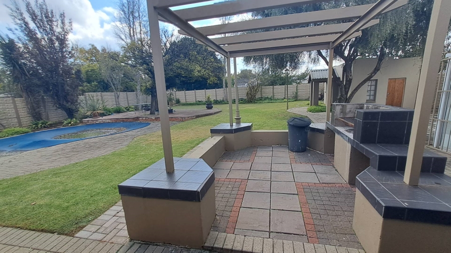 5 Bedroom Property for Sale in Brandwag Free State